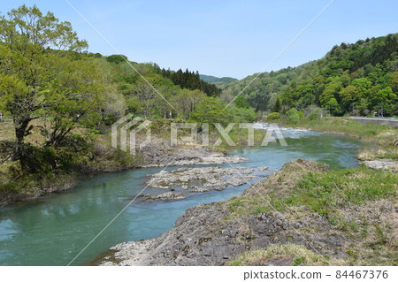 Melt water Early spring mountain stream 84467376