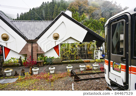 在都營站下車的飯田線飛京站 在都營站下車的飯田線飛京站 84467529