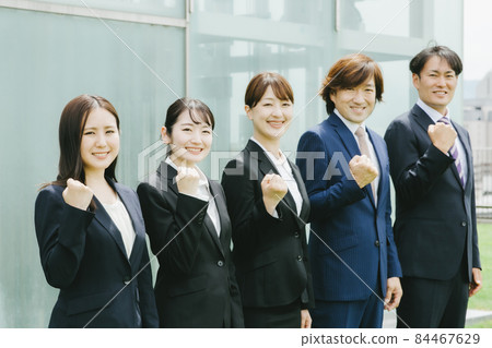 商人和女商人(膽量姿勢) 商人和女商人(膽量姿勢) 84467629