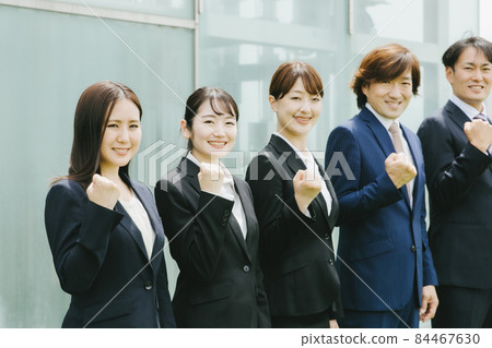商人和女商人(膽量姿勢) 商人和女商人(膽量姿勢) 84467630