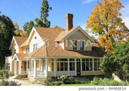 Housing near Los Angeles, California (Letlands) USA 84468614