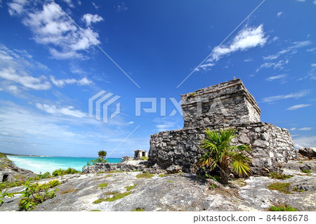 Quintana Roo, Yucatan Peninsula, Mexico Ruins of Mayan Civilization Tulum Wind Temple and Turquoise Caribbean Sea Quintana Roo, Yucatan Peninsula, Mexico Ruins of Mayan Civilization Tulum Wind Temple and Turquoise Caribbean Sea 84468678