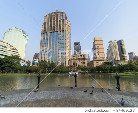 泰國曼谷【Benchasiri Park】/曼谷Benchasiri Park 84469128