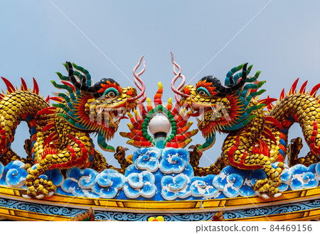 dragon statue on white background Beautiful 84469156