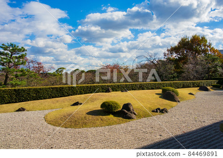 Garden of dry garden in Osaka Expo Park in autumn 84469891
