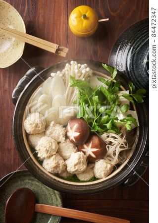 Chicken dumpling pot 84472347