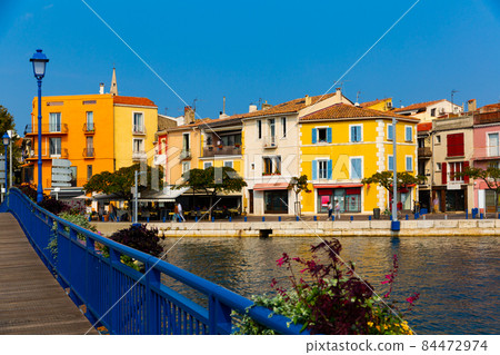 Townscape of Martigues, south of France 84472974