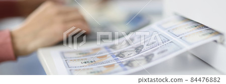 Making counterfeit money on home inkjet printer Making counterfeit money on home inkjet printer 84476882