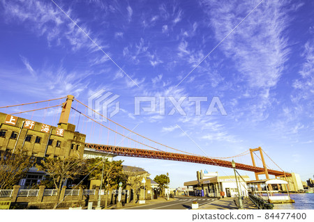 Beautiful Wakato Ohashi Bridge in the evening (Kitakyushu City, Fukuoka Prefecture) 84477400