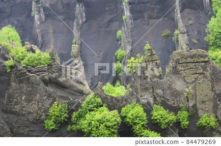 由冷卻熔岩形成的中國金剛大峽谷的意外景觀 84479269