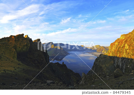 從中國北部看白頭山天地 84479345