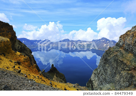 從中國北部看白頭山天地 84479349