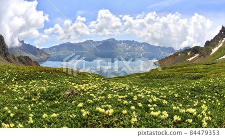 從中國北部看白頭山天地 84479353