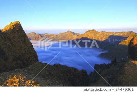 從中國北部看白頭山天地 84479361