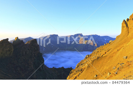 從中國北部看白頭山天地 84479364