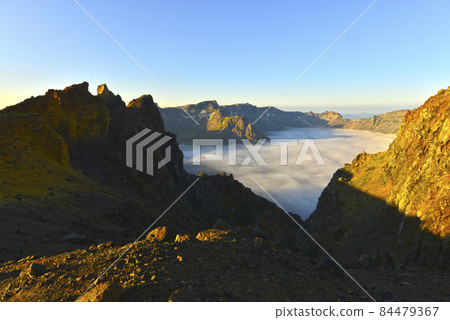 從中國北部看白頭山天地 84479367