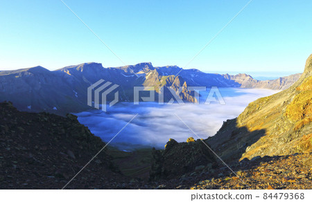 從中國北部看白頭山天地 從中國北部看白頭山天地 84479368