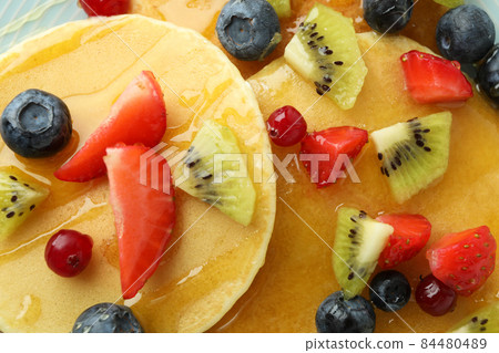 Concept of delicious dessert with pancakes, close up 84480489