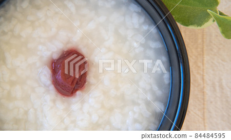 Umeboshi porridge Umeboshi porridge 84484595