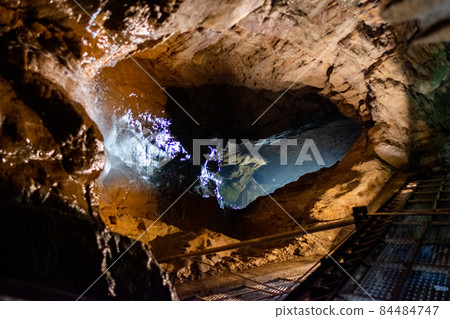 The upper part of the waterfall inside Ikura-dong The upper part of the waterfall inside Ikura-dong 84484747