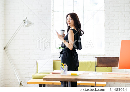 辦公室業務女人 辦公室業務女人 84485014