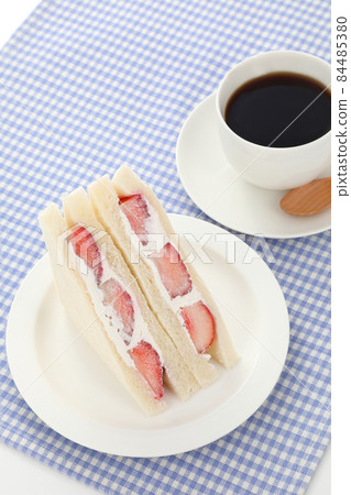 Fruit sandwich Fruit sandwich 84485380