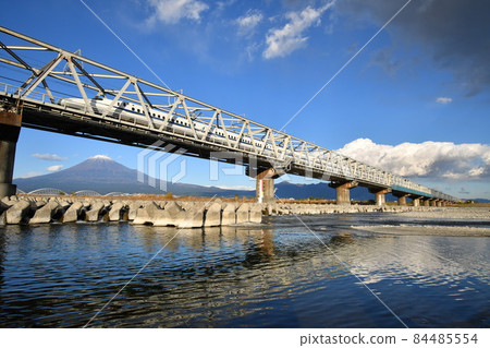 Shinkansen and Mt. Fuji 84485554
