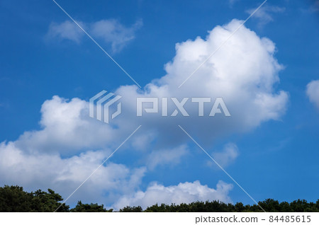 藍天和雲彩 藍天和雲彩 84485615