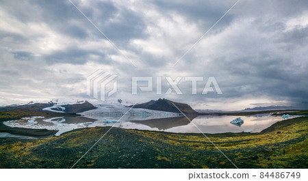 Spectacular glacier and lake wide panorama in Iceland Spectacular glacier and lake wide panorama in Iceland 84486749