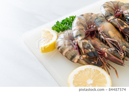 fresh tiger prawn or shrimp 84487374