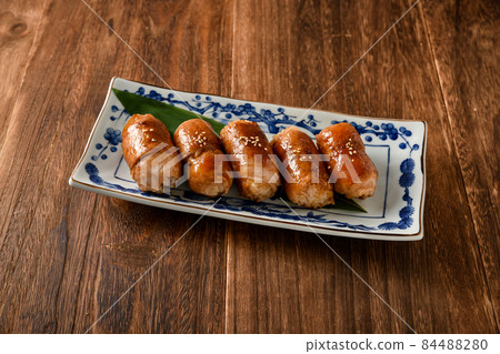 meat wrapped rice ball  84488280