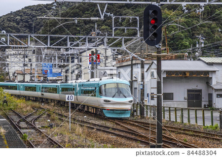 Limited express "Kuroshio" Ocean Arrow train departing from Kii-Katsuura Station Limited express "Kuroshio" Ocean Arrow train departing from Kii-Katsuura Station 84488304