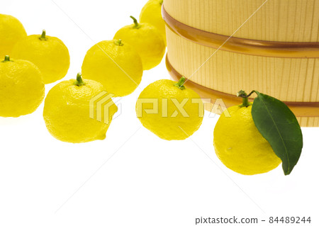 Yuzu and bath tub ~ Yuzu bath Yuzu and bath tub ~ Yuzu bath 84489244