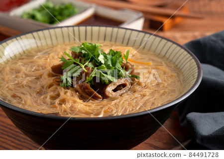 大腸麵線 豬大腸 大腸 麵線 intestine vermicelli 大腸麵線 豬大腸 大腸 麵線 intestine vermicelli 84491728