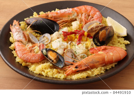 seafood paella 84491910