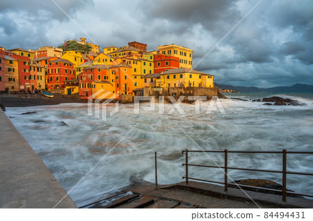 Waves in Boccadasse 84494431