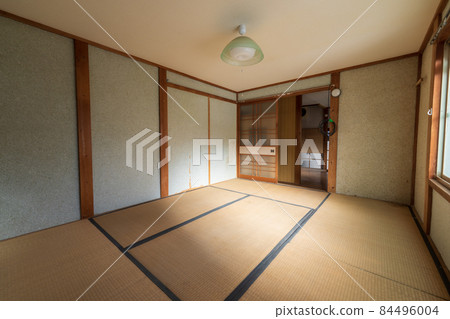 Old Japanese style room 84496004