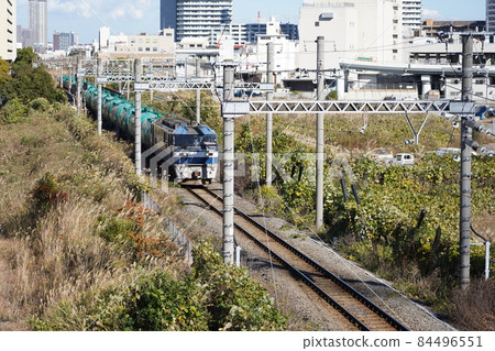 從高島水彩線公園看到的高島線貨運列車 EF210 型 從高島水彩線公園看到的高島線貨運列車 EF210 型 84496551
