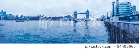 River Thames Panoramic 84499066