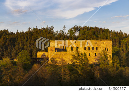 Ruins of Krakovec castle in Central Bohemia, Czech Republic Ruins of Krakovec castle in Central Bohemia, Czech Republic 84500857