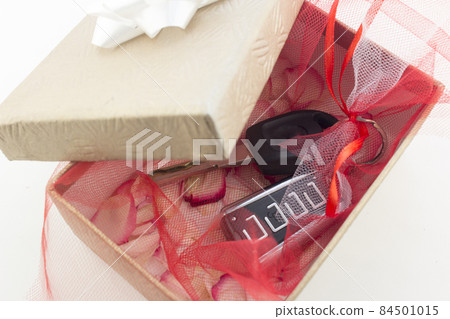 Car keys in a gift box, gift Car keys in a gift box, gift 84501015
