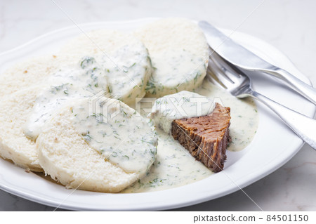 beef meat with dill sauce and dumplings 84501150