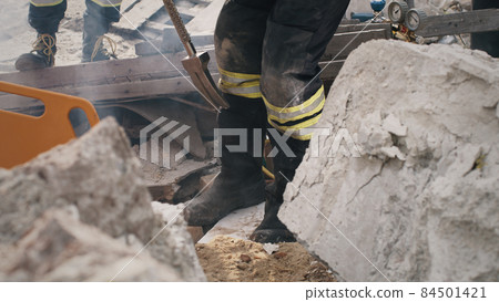 Rescuers preparing to save survivors Rescuers preparing to save survivors 84501421