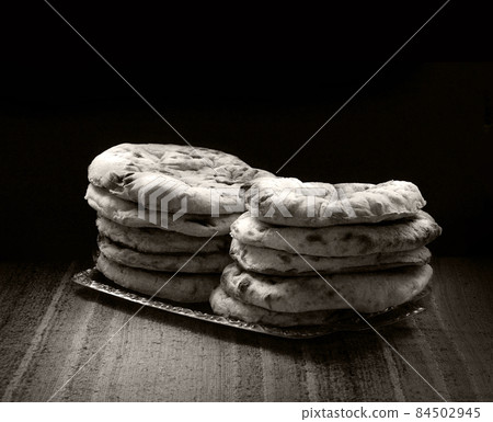 Offer loaves for the temple. Rite of the Jewish religion Offer loaves for the temple. Rite of the Jewish religion 84502945