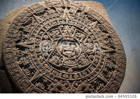 Treasures of the Aztec calendar Treasures of the Aztec calendar 84505326