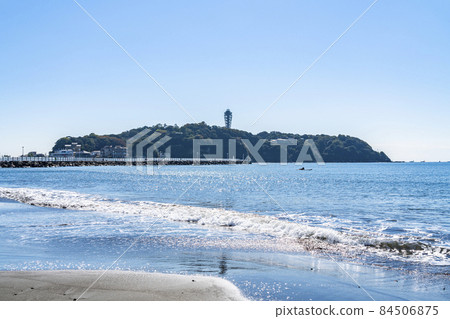 [神奈川縣] 從片瀨西濱看到的江之島 84506875