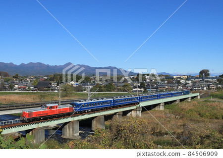 DL Gunma Yokokawa train running through famous photography spots on the Shinetsu Line_Photo taken on 13 November 2021 84506909
