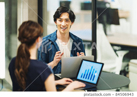 Business person having a meeting in the conference room Photo cooperation: WEEK Shibadaimon (Sun Frontier Fudousan) Business person having a meeting in the conference room Photo cooperation: WEEK Shibadaimon (Sun Frontier Fudousan) 84506943
