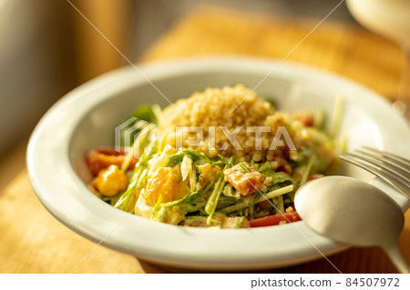 藜麥凱撒沙拉 84507972