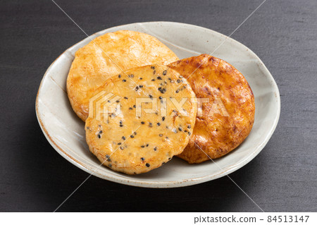 rice crackers rice crackers 84513147